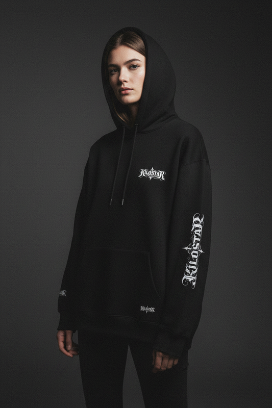 Photo éditoriale Sweat à Capuche Broderie Premium KILOSTAR™ Hoodie Dark